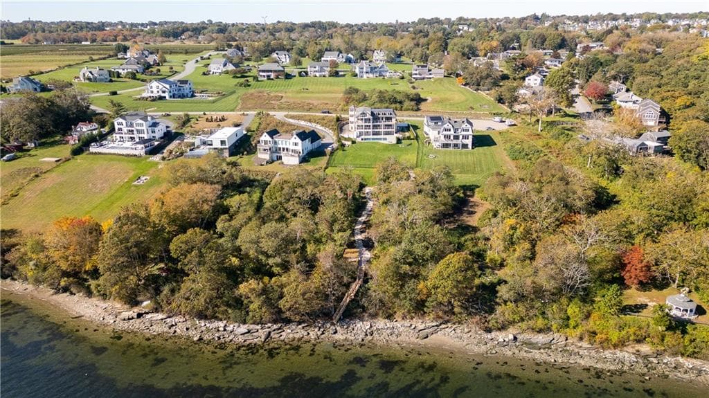 Single Family Residence at 45 Sea Spray Drive, Portsmouth, photo 5 of 50