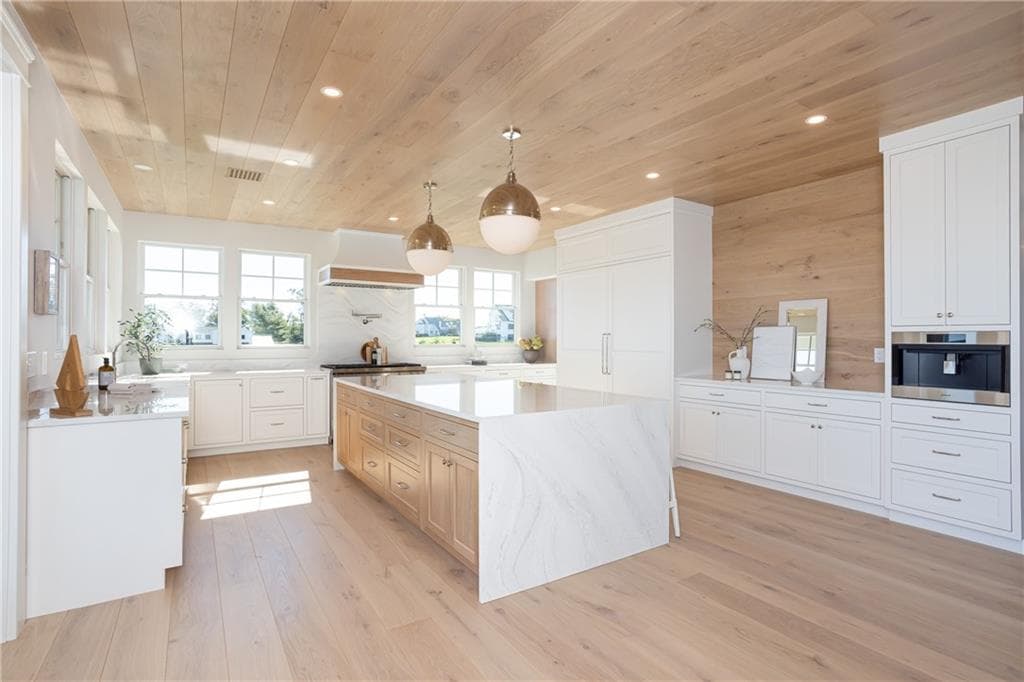 Single Family Residence at 45 Sea Spray Drive, Portsmouth, photo 14 of 50