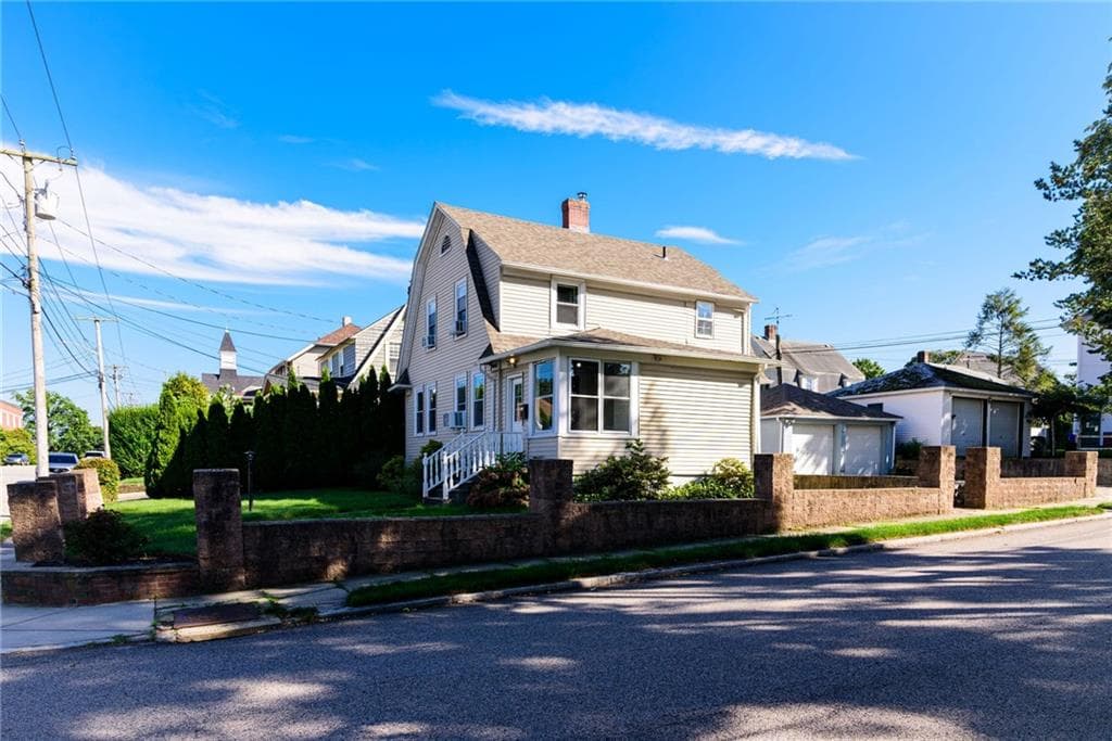 Single Family Residence at 97 Williams Avenue, East Providence, photo 4 of 39