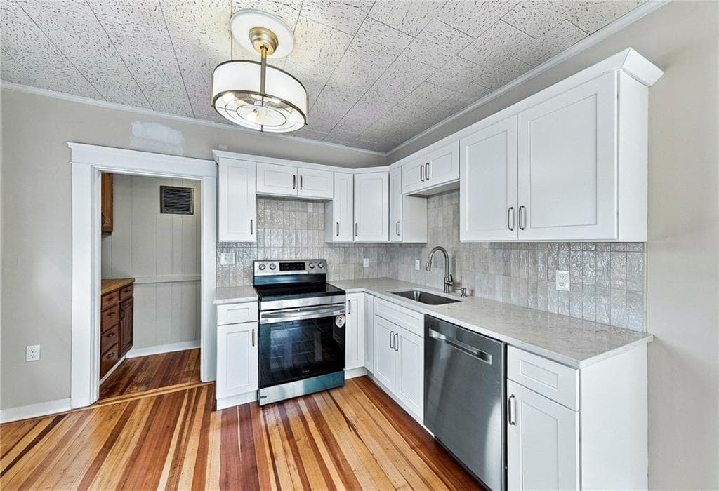 Single Family Residence at 54 Holburn Avenue, Cranston, photo 10 of 41