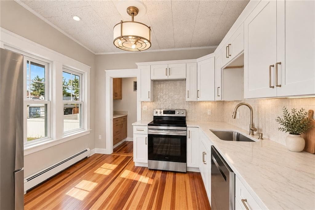 Single Family Residence at 54 Holburn Avenue, Cranston, photo 11 of 41