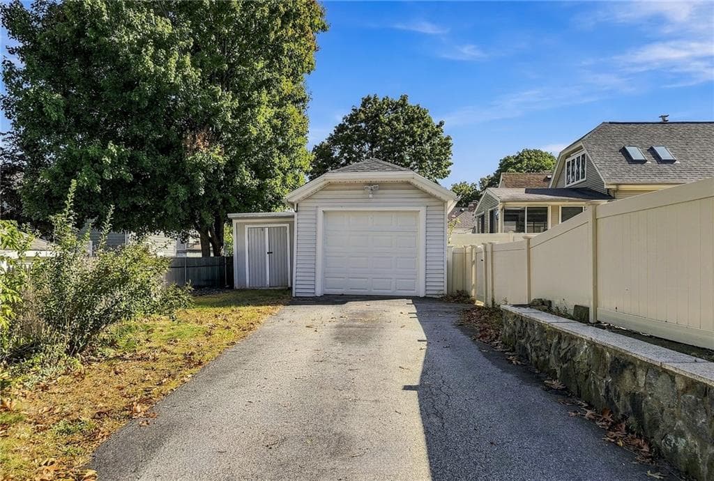Single Family Residence at 54 Holburn Avenue, Cranston, photo 8 of 41