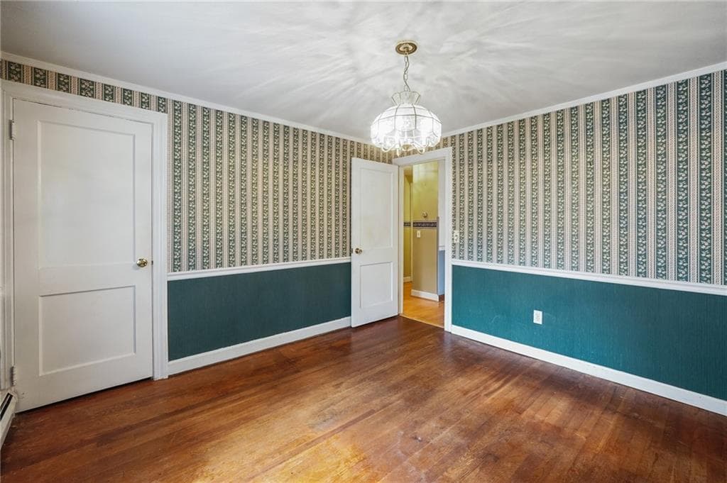 Single Family Residence at 108 Falcon Avenue, Warwick, photo 6 of 18