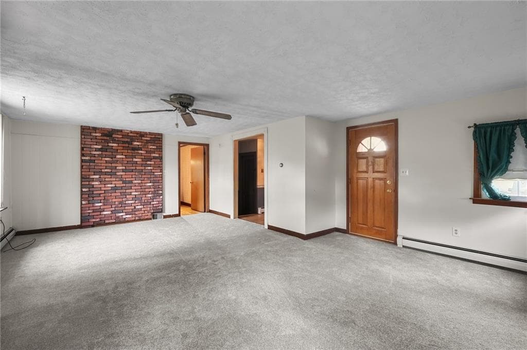 Single Family Residence at 108 Falcon Avenue, Warwick, photo 8 of 18