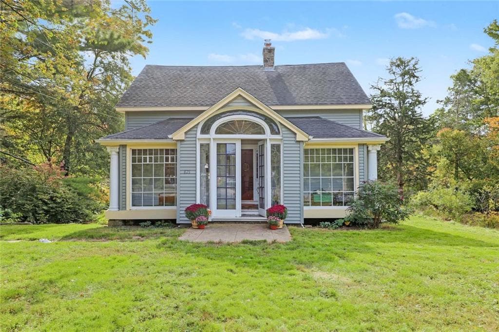Single Family Residence at 826 Mooresfield Road, South Kingstown, photo 2 of 50