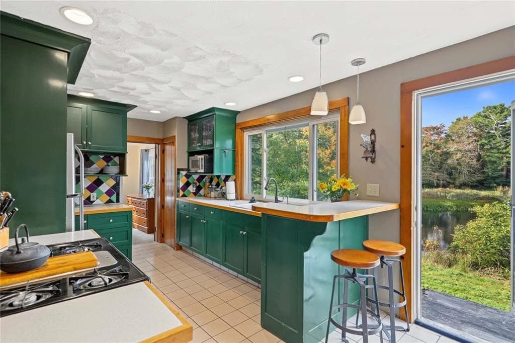 Single Family Residence at 826 Mooresfield Road, South Kingstown, photo 20 of 50