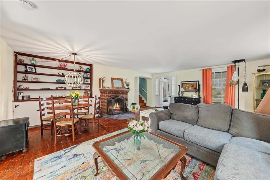 Single Family Residence at 826 Mooresfield Road, South Kingstown, photo 15 of 50