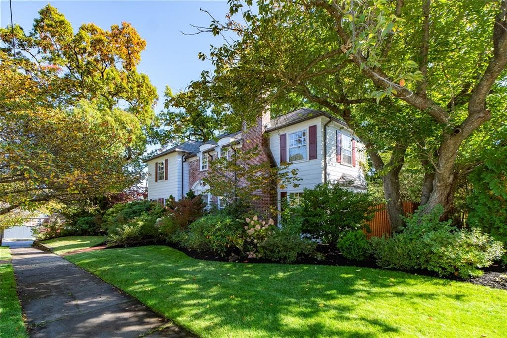 Single Family Residence at 61 Holly Street, Providence, photo 2 of 43