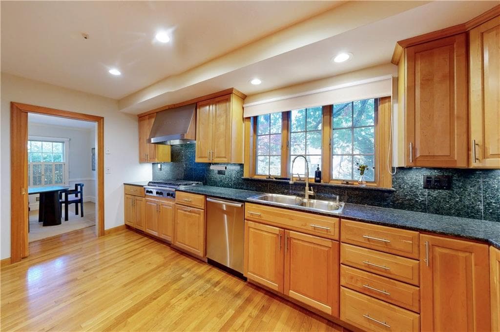 Single Family Residence at 61 Holly Street, Providence, photo 11 of 43