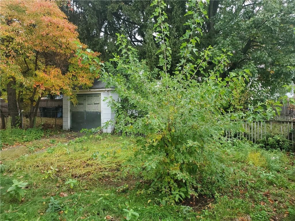 Single Family Residence at 135 Roger Williams Avenue, Providence, photo 22 of 23
