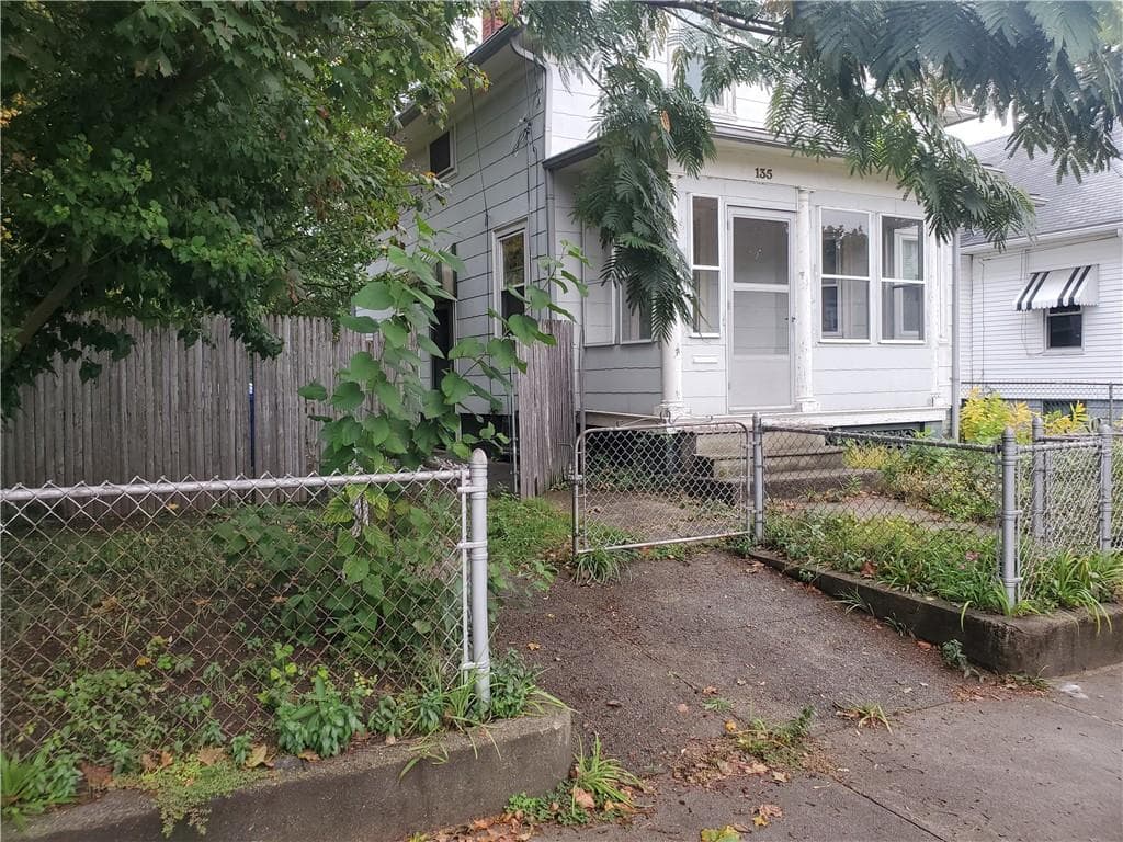 Single Family Residence at 135 Roger Williams Avenue, Providence, photo 3 of 23