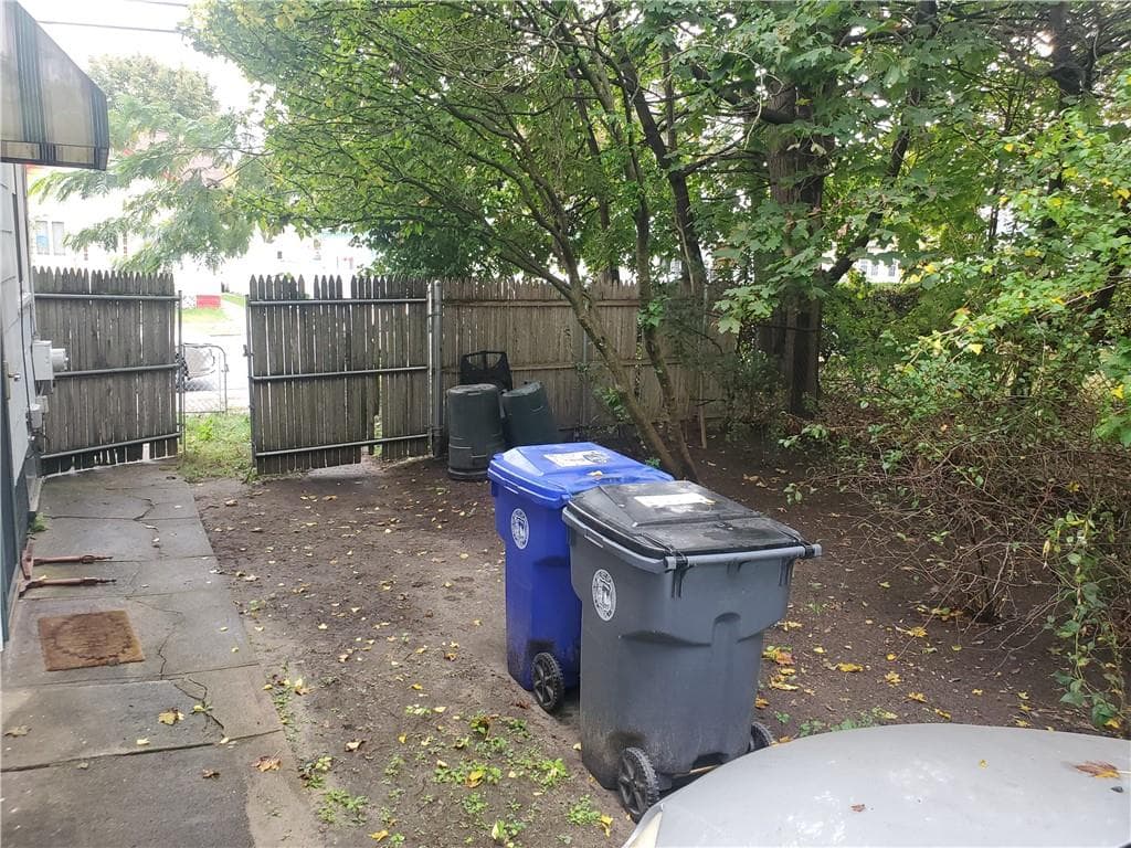 Single Family Residence at 135 Roger Williams Avenue, Providence, photo 21 of 23