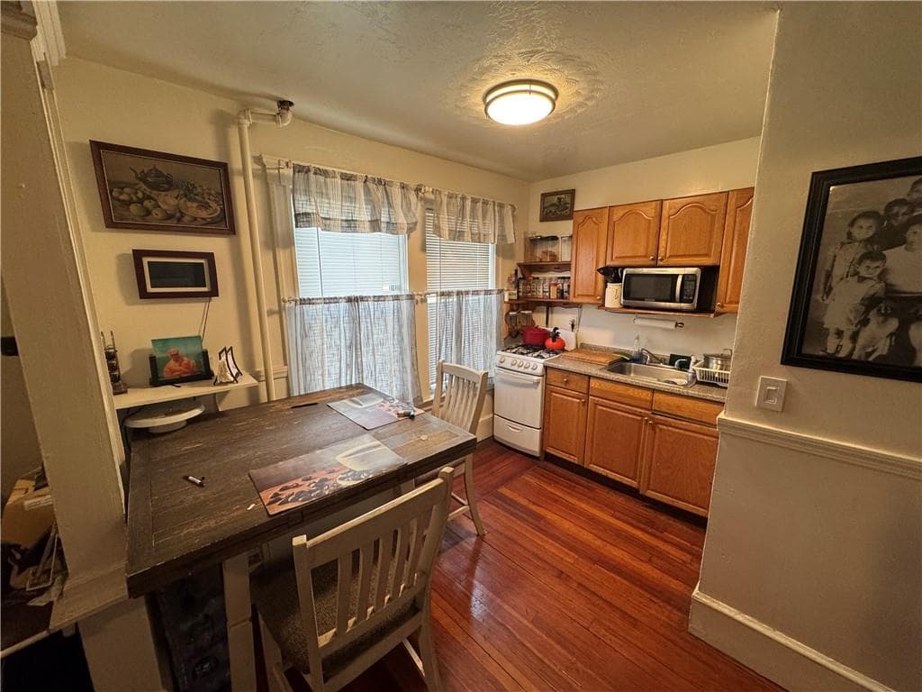 Multi Family at 377 Vose Street, Woonsocket, photo 7 of 16