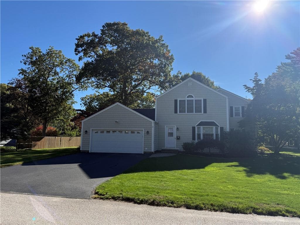 Single Family Residence at 6 Fireside Drive, Barrington, photo 2 of 47