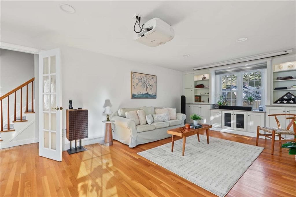 Single Family Residence at 6 Fireside Drive, Barrington, photo 6 of 47