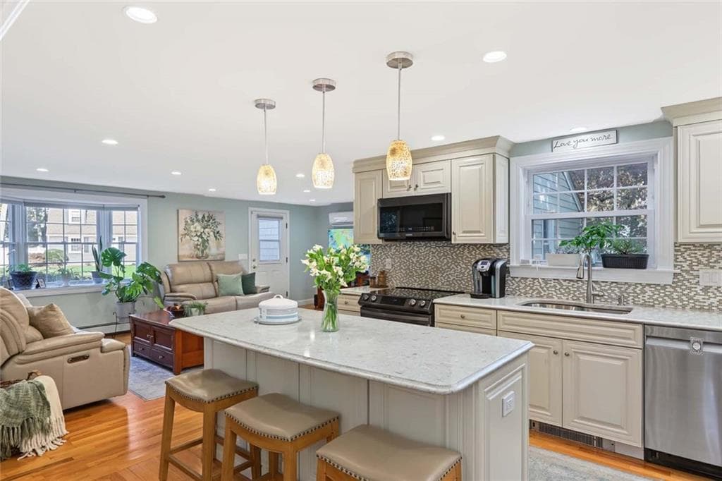 Single Family Residence at 6 Fireside Drive, Barrington, photo 13 of 47