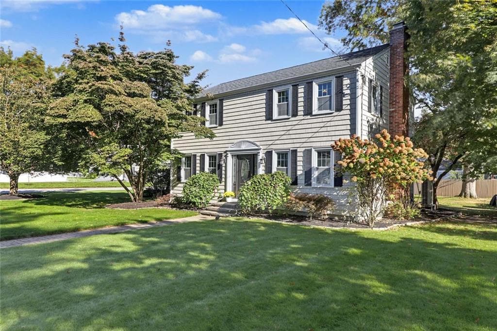 Single Family Residence at 6 Fireside Drive, Barrington, photo 3 of 47