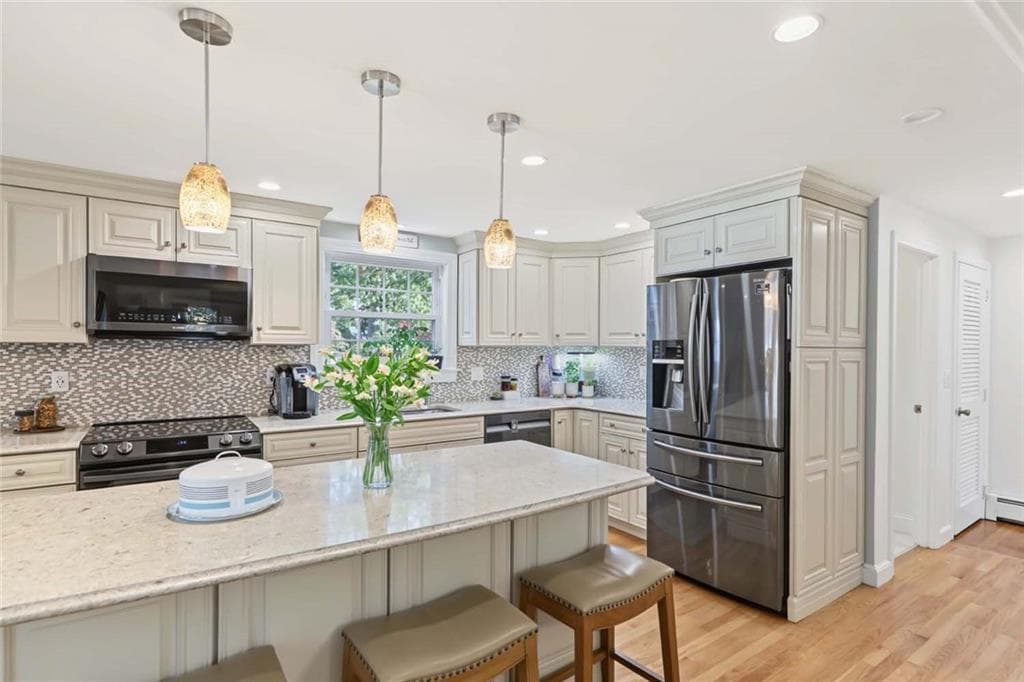Single Family Residence at 6 Fireside Drive, Barrington, photo 14 of 47