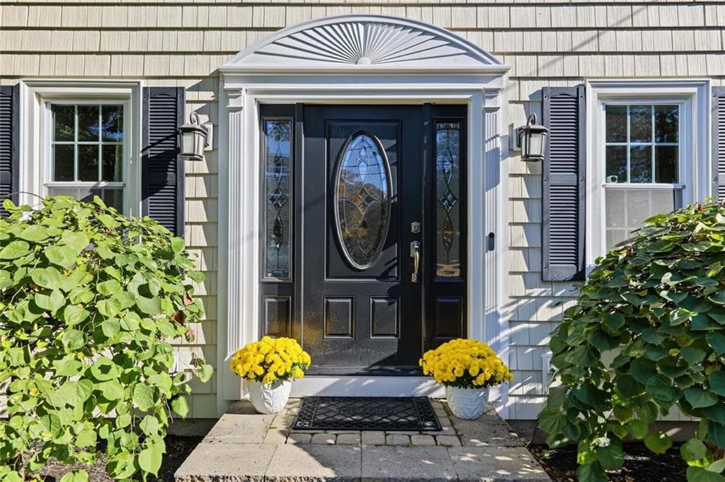 Single Family Residence at 6 Fireside Drive, Barrington, photo 4 of 47