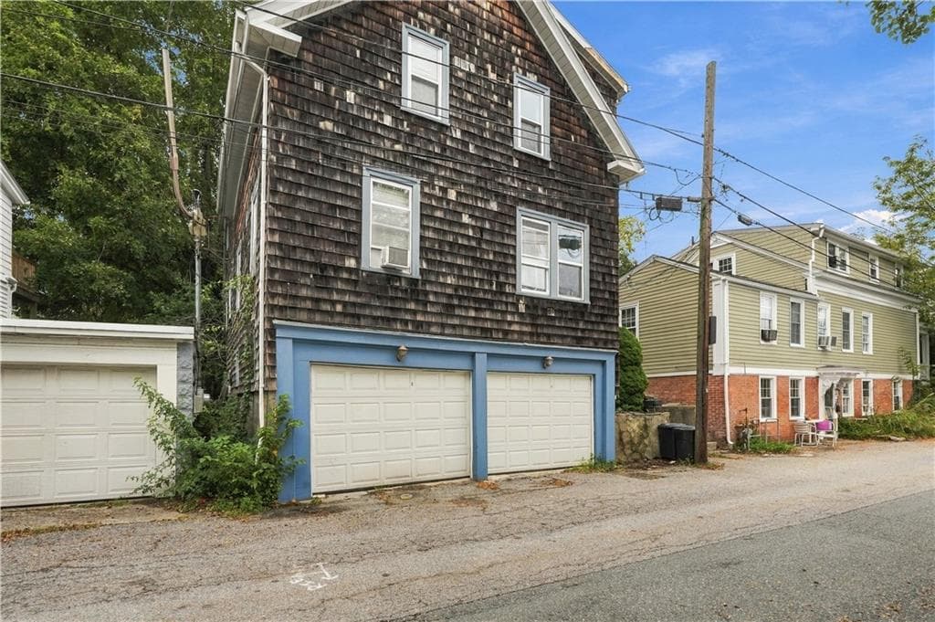 Multi Family at 135 Marlborough Street, East Greenwich, photo 2 of 25