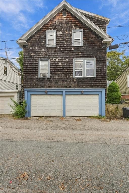 Multi Family at 135 Marlborough Street, East Greenwich, photo 22 of 25