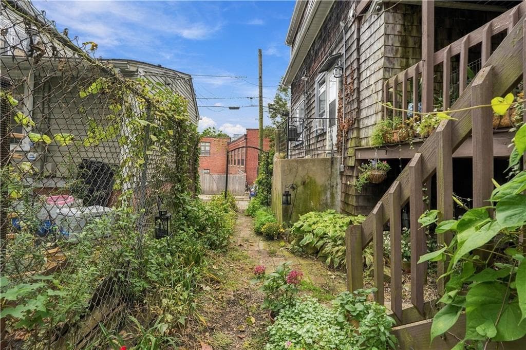 Multi Family at 135 Marlborough Street, East Greenwich, photo 19 of 25