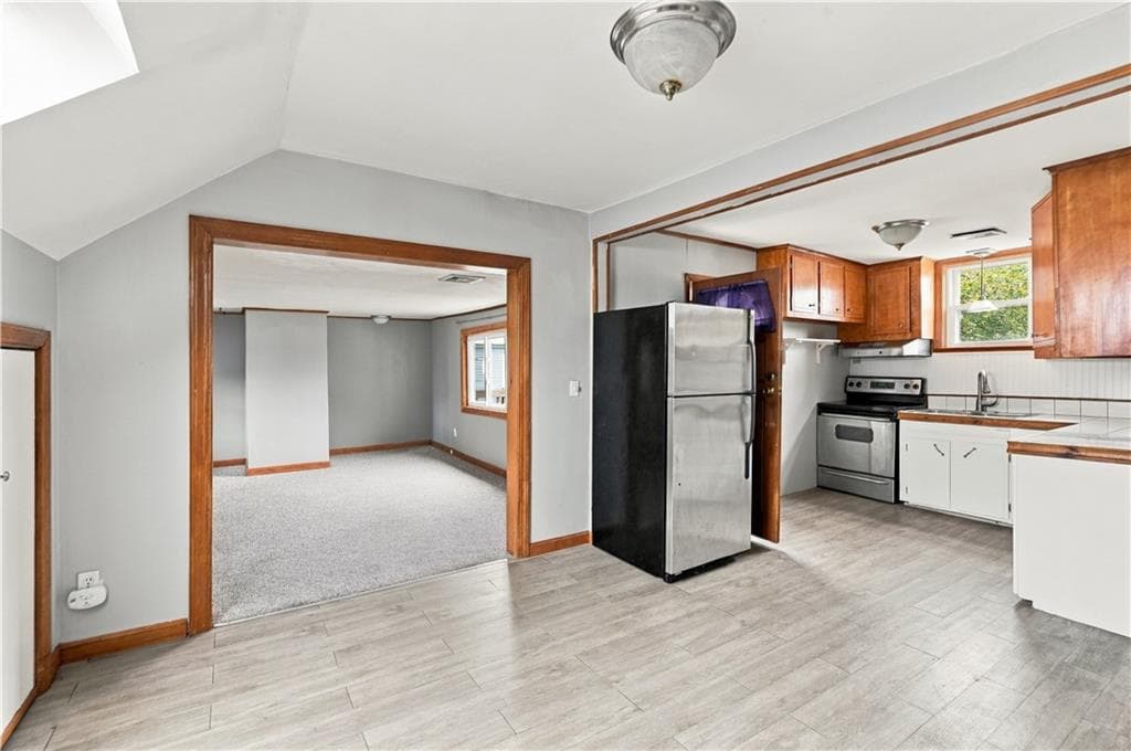 Multi Family at 135 Marlborough Street, East Greenwich, photo 8 of 25