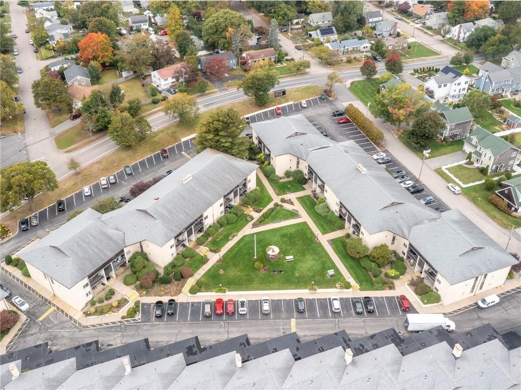 Condominium at 400 Narragansett Parkway UNIT WB11, Warwick, photo 5 of 26
