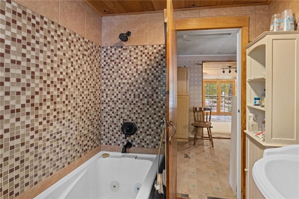 Single Family Residence at 1187 Danielson Pike, Scituate, photo 16 of 28