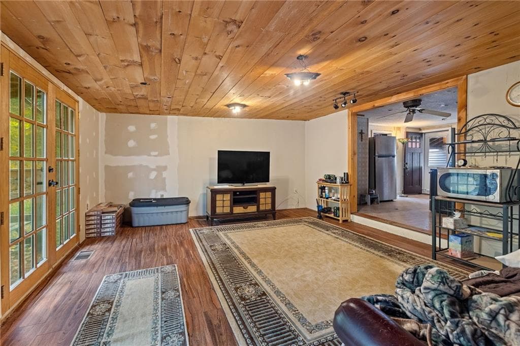 Single Family Residence at 1187 Danielson Pike, Scituate, photo 10 of 28