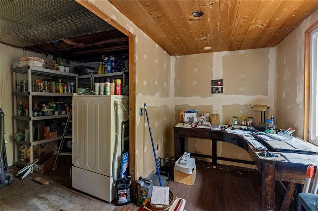 Single Family Residence at 1187 Danielson Pike, Scituate, photo 14 of 28