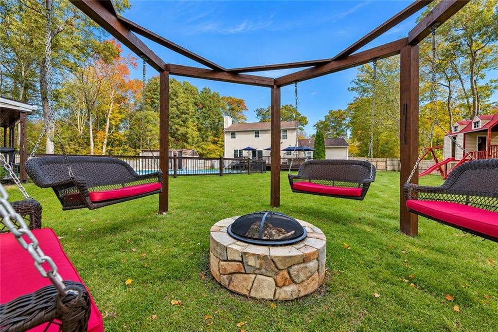 Single Family Residence at 329 Tomaquag Road, Hopkinton, photo 7 of 35