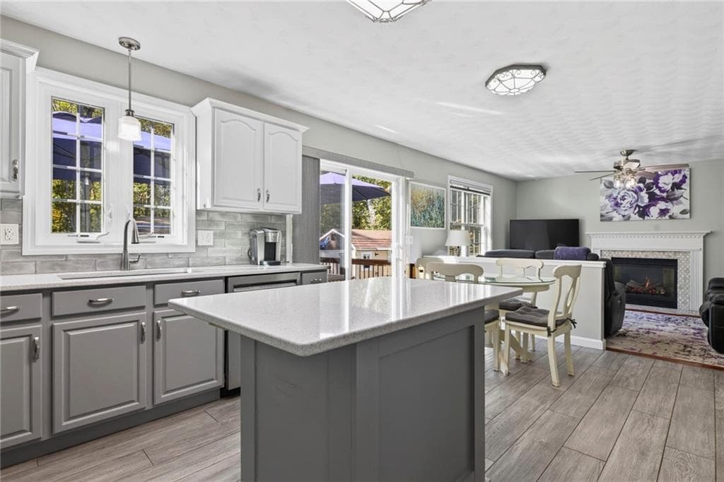 Single Family Residence at 329 Tomaquag Road, Hopkinton, photo 10 of 35