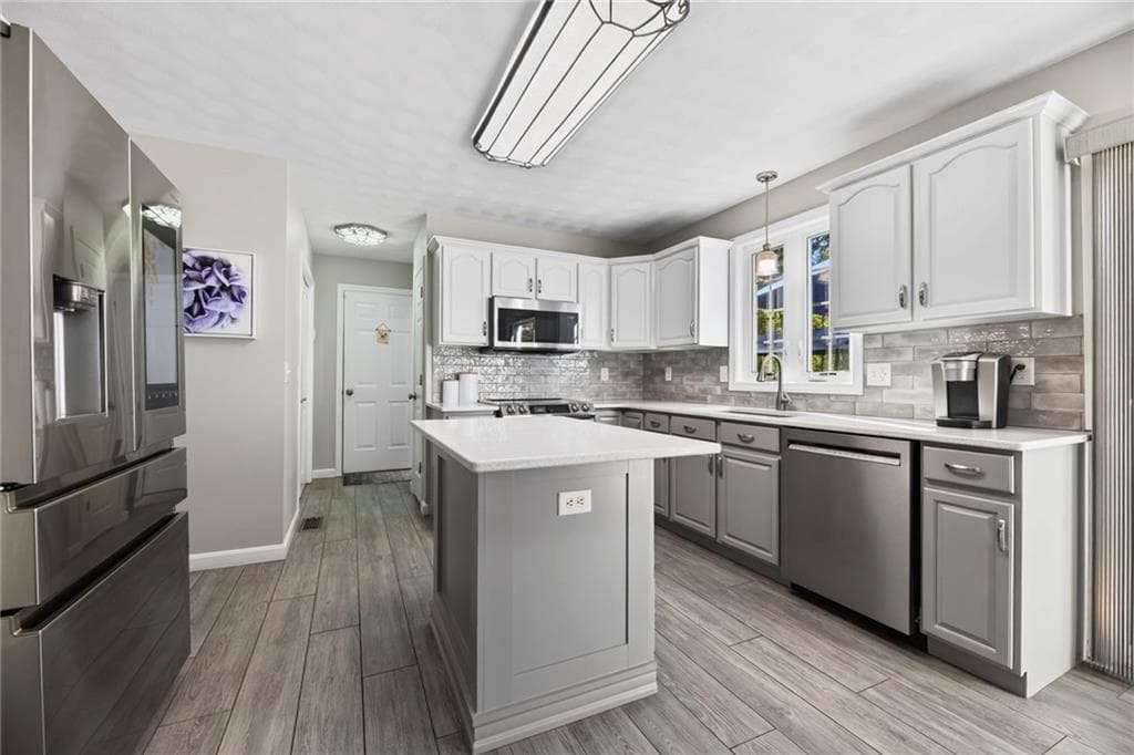 Single Family Residence at 329 Tomaquag Road, Hopkinton, photo 11 of 35