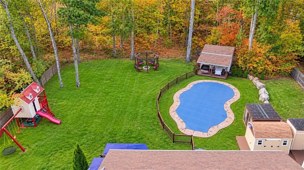 Single Family Residence at 329 Tomaquag Road, Hopkinton, photo 8 of 35