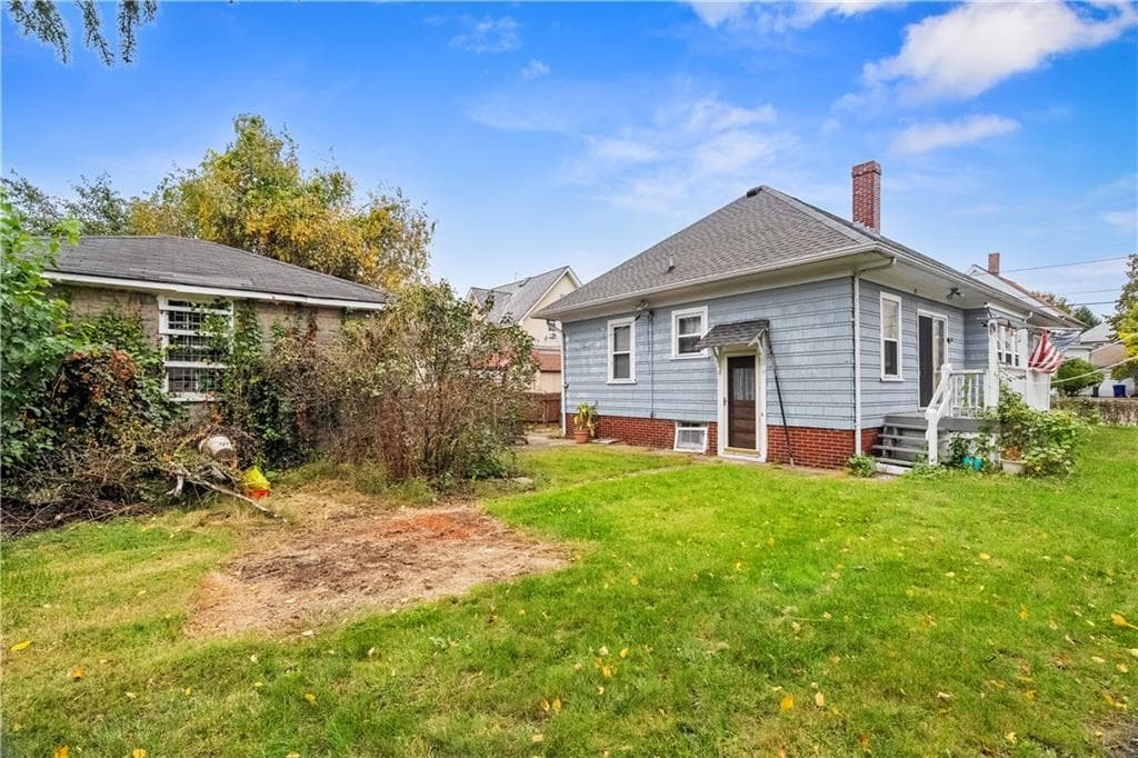 Single Family Residence at 40 Elmdale Avenue, Providence, photo 12 of 12