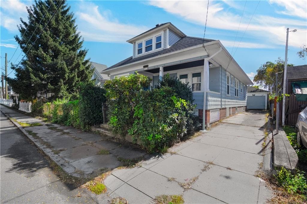 Single Family Residence at 40 Elmdale Avenue, Providence, photo 3 of 12
