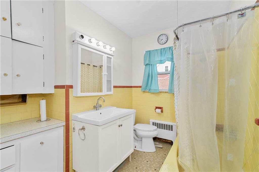 Single Family Residence at 40 Elmdale Avenue, Providence, photo 5 of 12