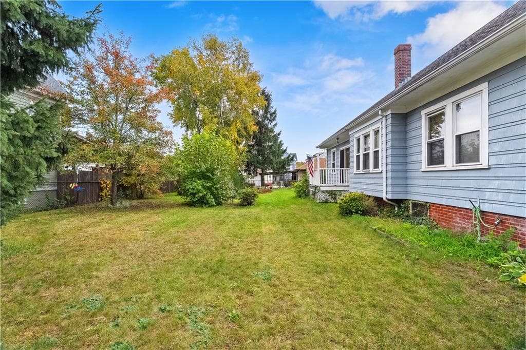 Single Family Residence at 40 Elmdale Avenue, Providence, photo 11 of 12