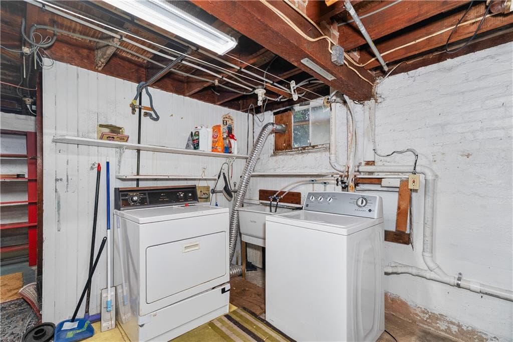 Single Family Residence at 40 Elmdale Avenue, Providence, photo 8 of 12
