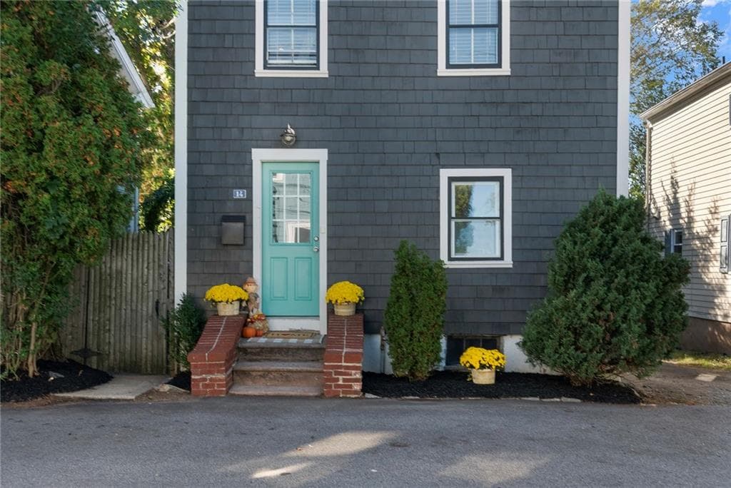 Single Family Residence at 14 Murphy Avenue, Bristol, photo 6 of 42