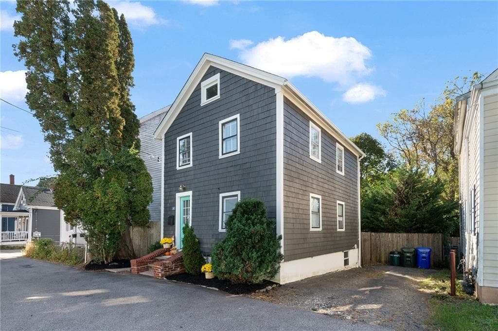 Single Family Residence at 14 Murphy Avenue, Bristol, photo 5 of 42