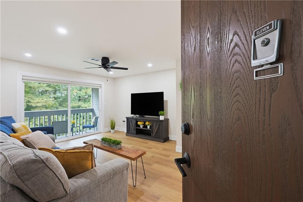 Condominium at 811 Franklin Crossing Road UNIT 811, Franklin, photo 9 of 42
