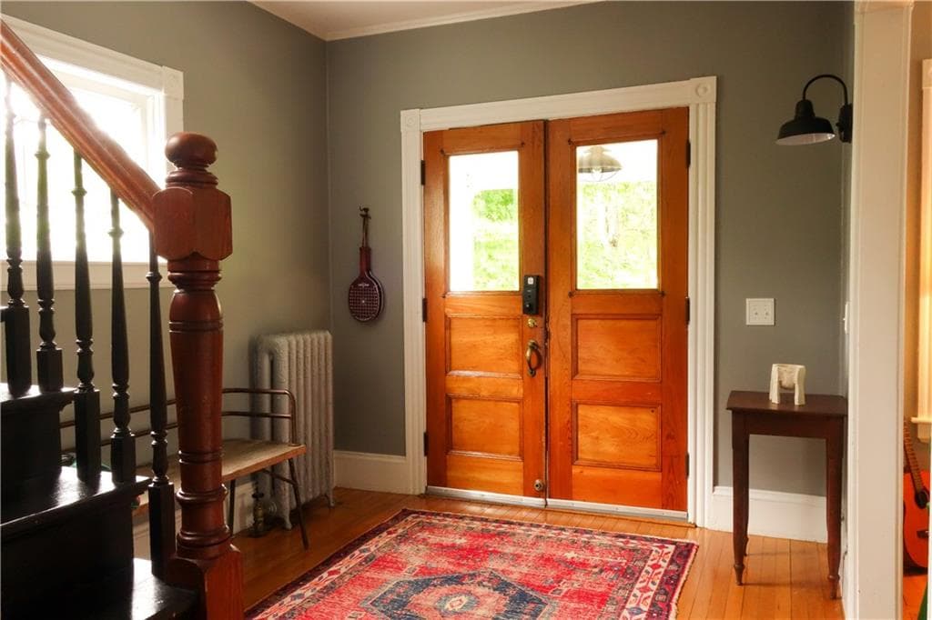 Single Family Residence at 16 Indian Run Road, South Kingstown, photo 5 of 34