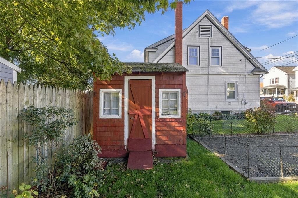 Single Family Residence at 23 Kinsman Street, Cumberland, photo 6 of 27
