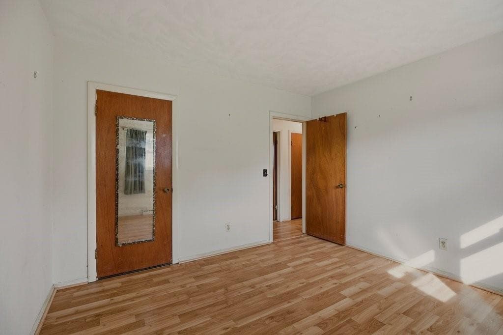 Single Family Residence at 15 Squantum Drive, Middletown, photo 23 of 48