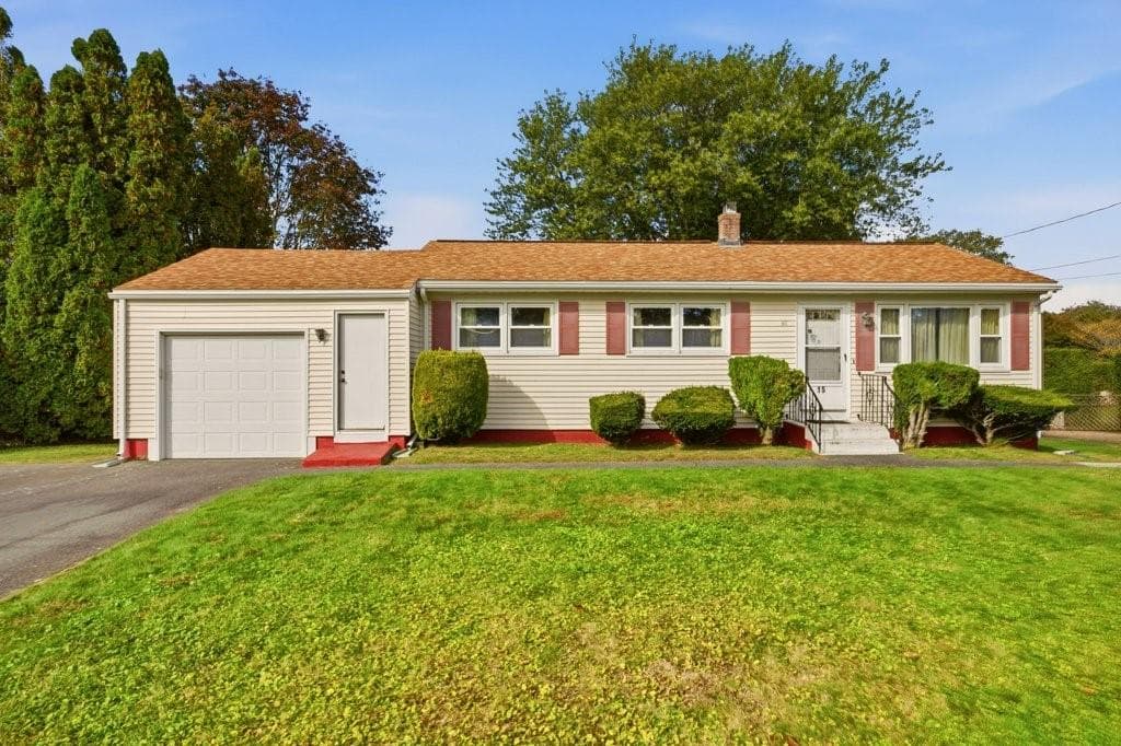 Single Family Residence at 15 Squantum Drive, Middletown, photo 2 of 48