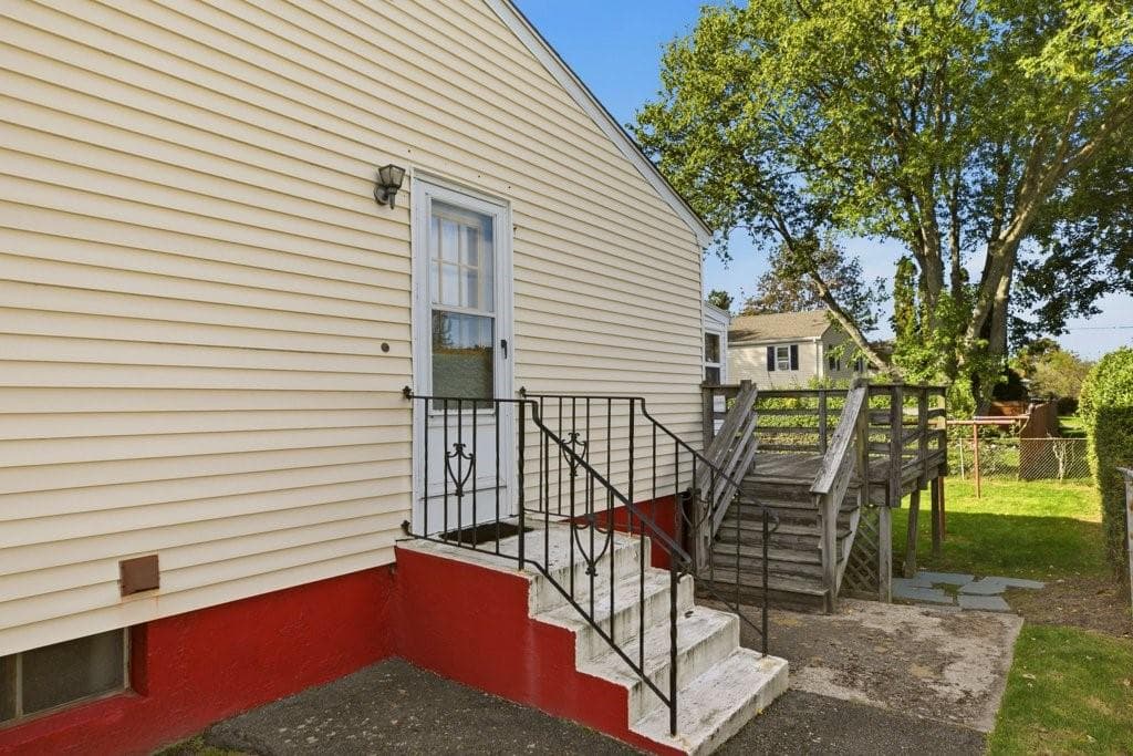 Single Family Residence at 15 Squantum Drive, Middletown, photo 46 of 48
