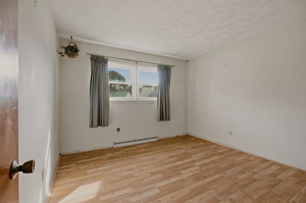 Single Family Residence at 15 Squantum Drive, Middletown, photo 22 of 48