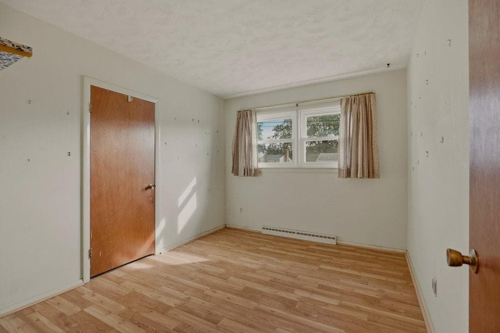 Single Family Residence at 15 Squantum Drive, Middletown, photo 20 of 48